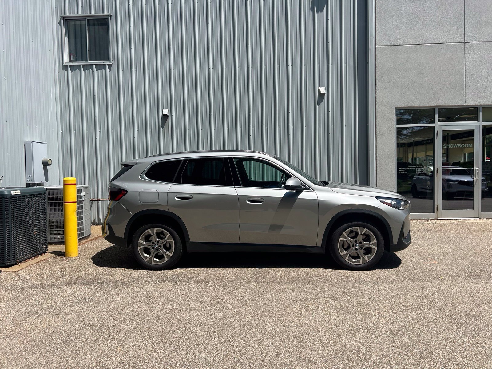 Used 2023 BMW X1 xDrive28i w/ Premium Package AWD/4WD image 4