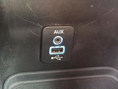 Used 2017 Dodge Journey SXT w/ Blacktop Package image 24