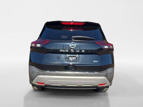 Used 2021 Nissan Rogue SV w/ Premium Package image 4