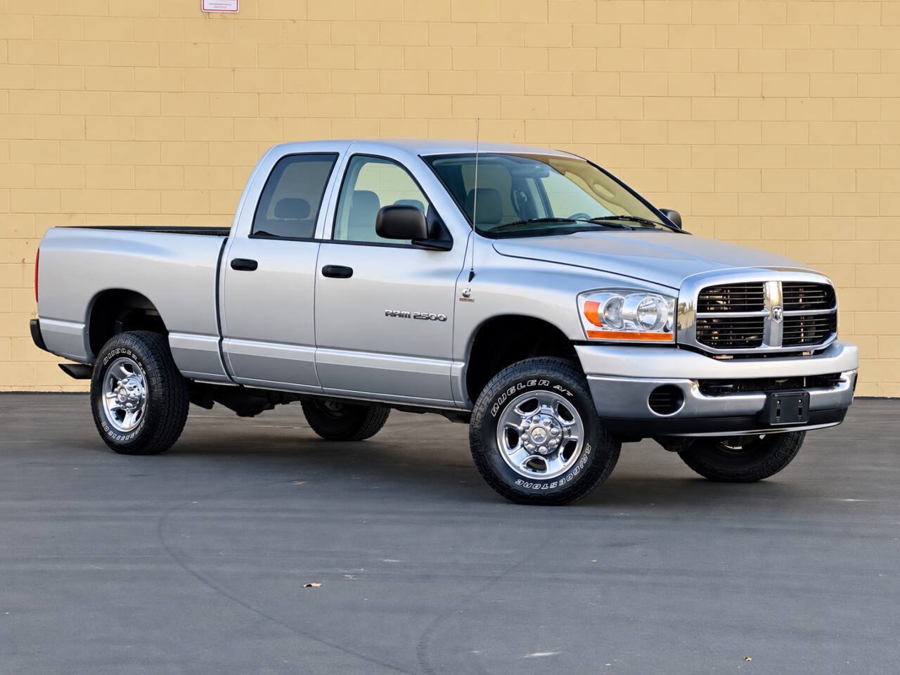 Used 2006 Dodge Ram 2500 Truck SLT w/ Trailer Tow Group AWD/4WD image 2