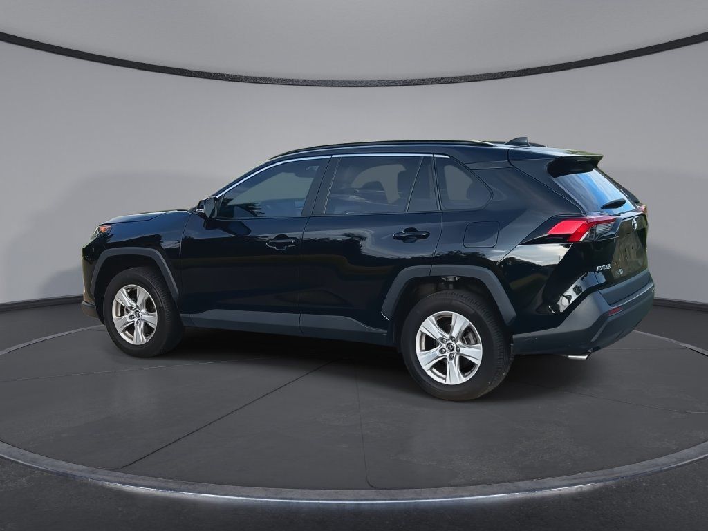 Used 2021 Toyota RAV4 XLE FWD image 6