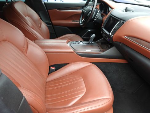 Used 2017 Maserati Levante S image 19