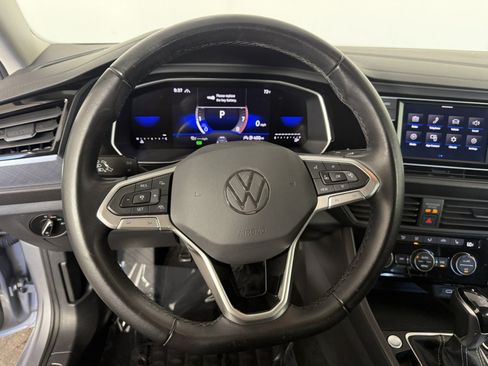 Used 2024 Volkswagen Jetta SE FWD image 20