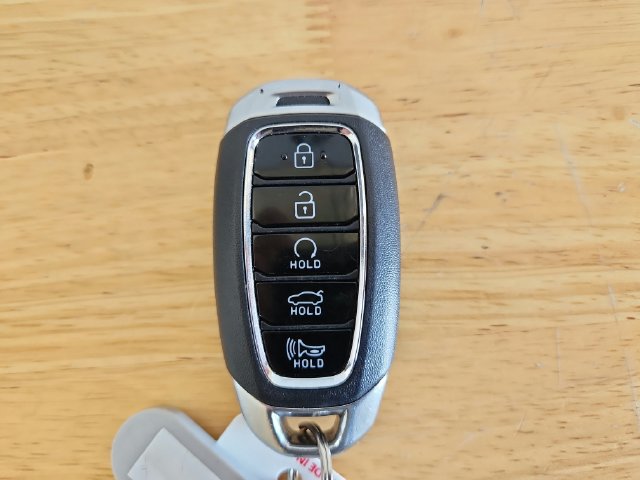 Used 2021 Hyundai Elantra SEL w/ Convenience Package FWD image 9