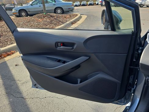 Used 2022 Toyota Corolla LE w/ LE Convenience Package image 26