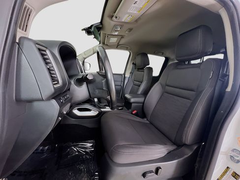 Used 2022 Nissan Frontier SV w/ Technology Package image 21