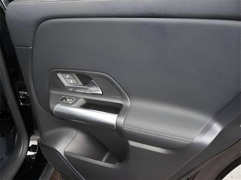 Used 2025 Mercedes-Benz GLA 250 4MATIC image 22