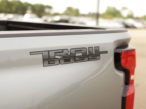 Used 2025 Chevrolet Silverado 2500 LT w/ Trail Boss Package AWD/4WD image 35