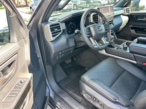 Used 2025 Toyota Tundra Limited AWD/4WD image 9