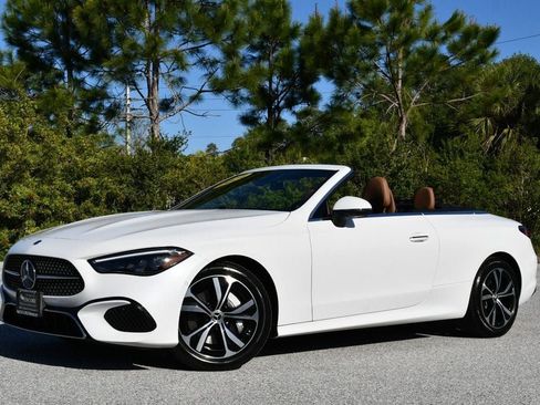 Used 2024 Mercedes-Benz CLE 300 4MATIC Cabriolet image 23