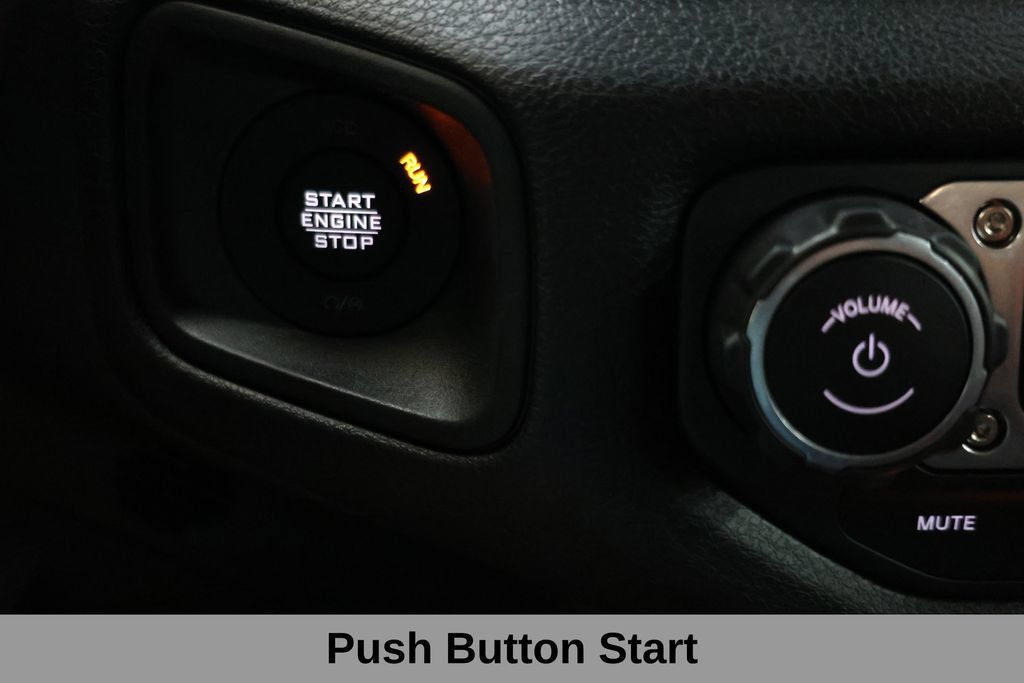 Used 2025 Jeep Wrangler Unlimited Sport AWD/4WD image 32