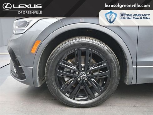 Used 2022 Volkswagen Tiguan SE R-Line image 9