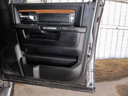 Used 2014 RAM 2500 Laramie w/ Convenience Group image 45