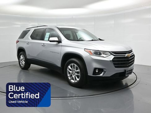 Used 2021 Chevrolet Traverse LT image 1