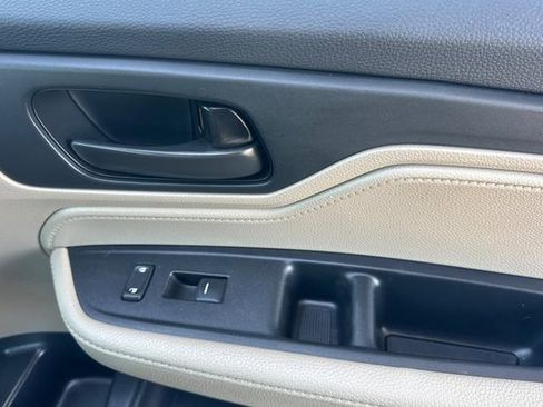 Certified 2023 Honda Odyssey EX image 22