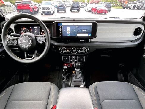 Used 2024 Jeep Wrangler Unlimited Sport AWD/4WD image 21