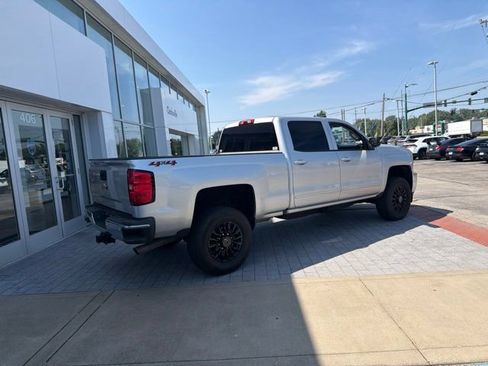 Used 2019 Chevrolet Silverado 2500 LT AWD/4WD image 10