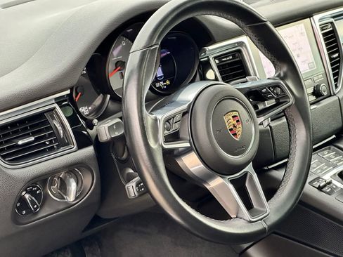 Used 2018 Porsche Macan S w/ Premium Package Plus image 10