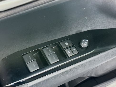 Used 2025 Toyota Camry LE image 15