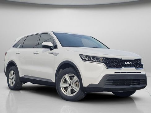 Used 2022 Kia Sorento LX AWD/4WD image 2