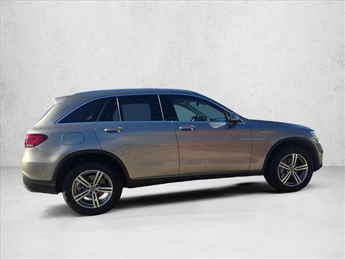 Used 2022 Mercedes-Benz GLC 300 image 3