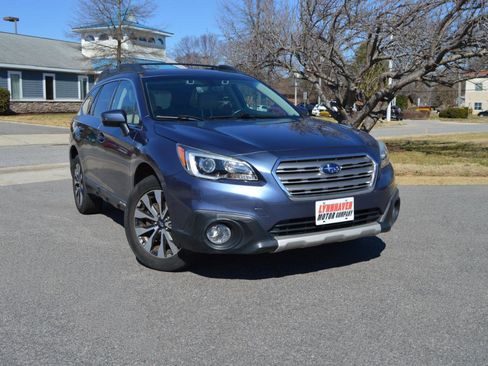 Used 2017 Subaru Outback 2.5i Limited image 2
