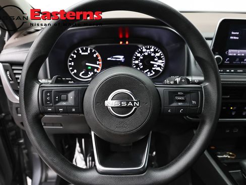Used 2023 Nissan Rogue S AWD/4WD image 10