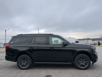 New 2026 Ford Expedition Platinum w/ Stealth Appearance Package