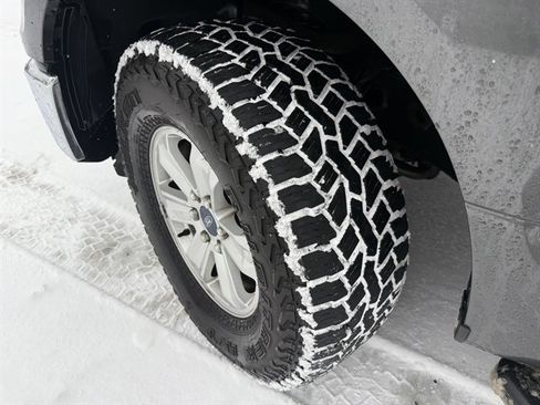 Used 2015 Ford F150 XLT w/ Equipment Group 302A Luxury image 34