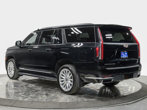 Used 2023 Cadillac Escalade ESV Luxury RWD image 4