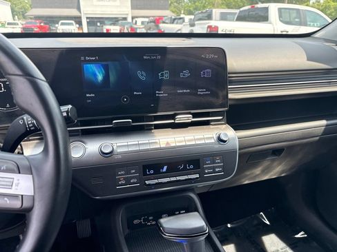 Used 2025 Hyundai Kona SEL AWD/4WD image 20