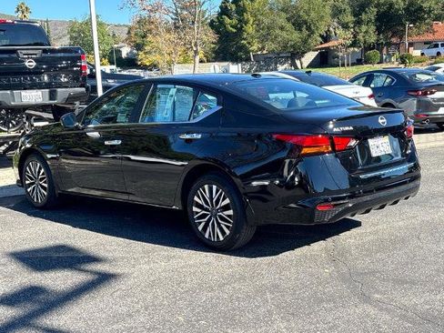 Certified 2023 Nissan Altima 2.5 SV image 6