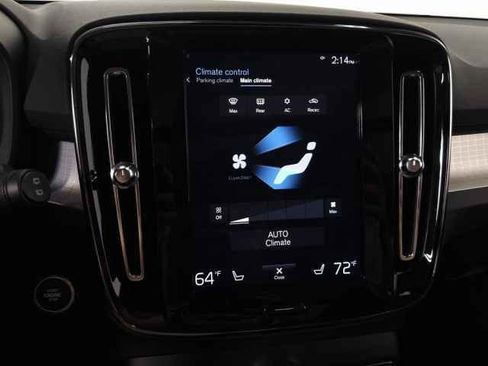 Used 2020 Volvo XC40 T5 Momentum w/ Protection Package Premier image 35