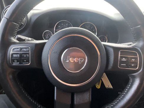 Used 2017 Jeep Wrangler Unlimited Sport w/ Connectivity Group AWD/4WD image 13