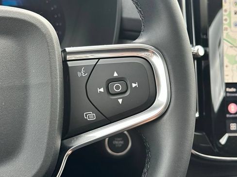 Certified 2024 Volvo XC40 B5 Plus w/ Protection Package Premier AWD/4WD image 27