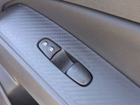 Used 2025 Nissan Altima 2.5 SV image 30