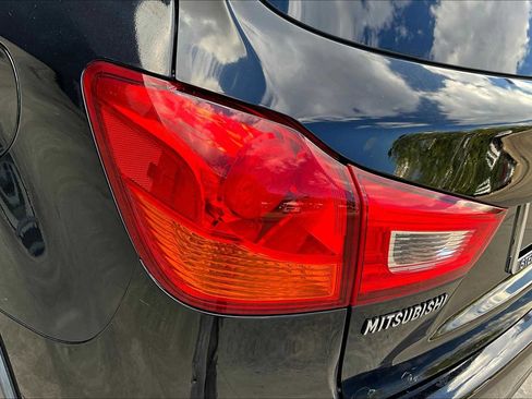 Used 2017 Mitsubishi Outlander Sport ES image 27