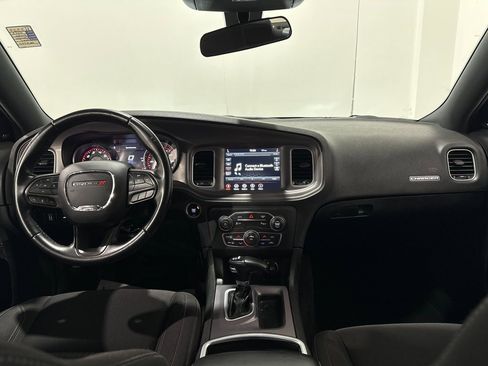 Used 2023 Dodge Charger SXT image 2