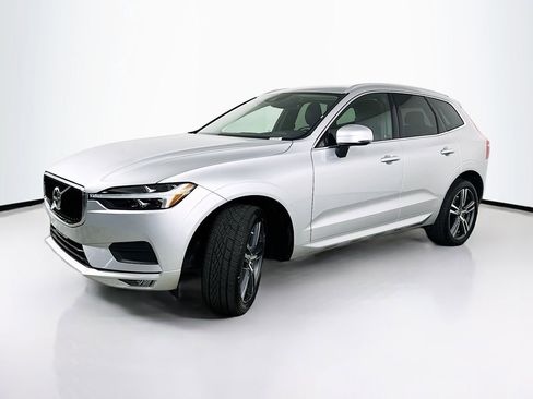 Used 2021 Volvo XC60 T5 Momentum w/ Protection Package Premier FWD image 2