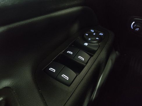 Used 2023 Chevrolet Equinox LT FWD image 27