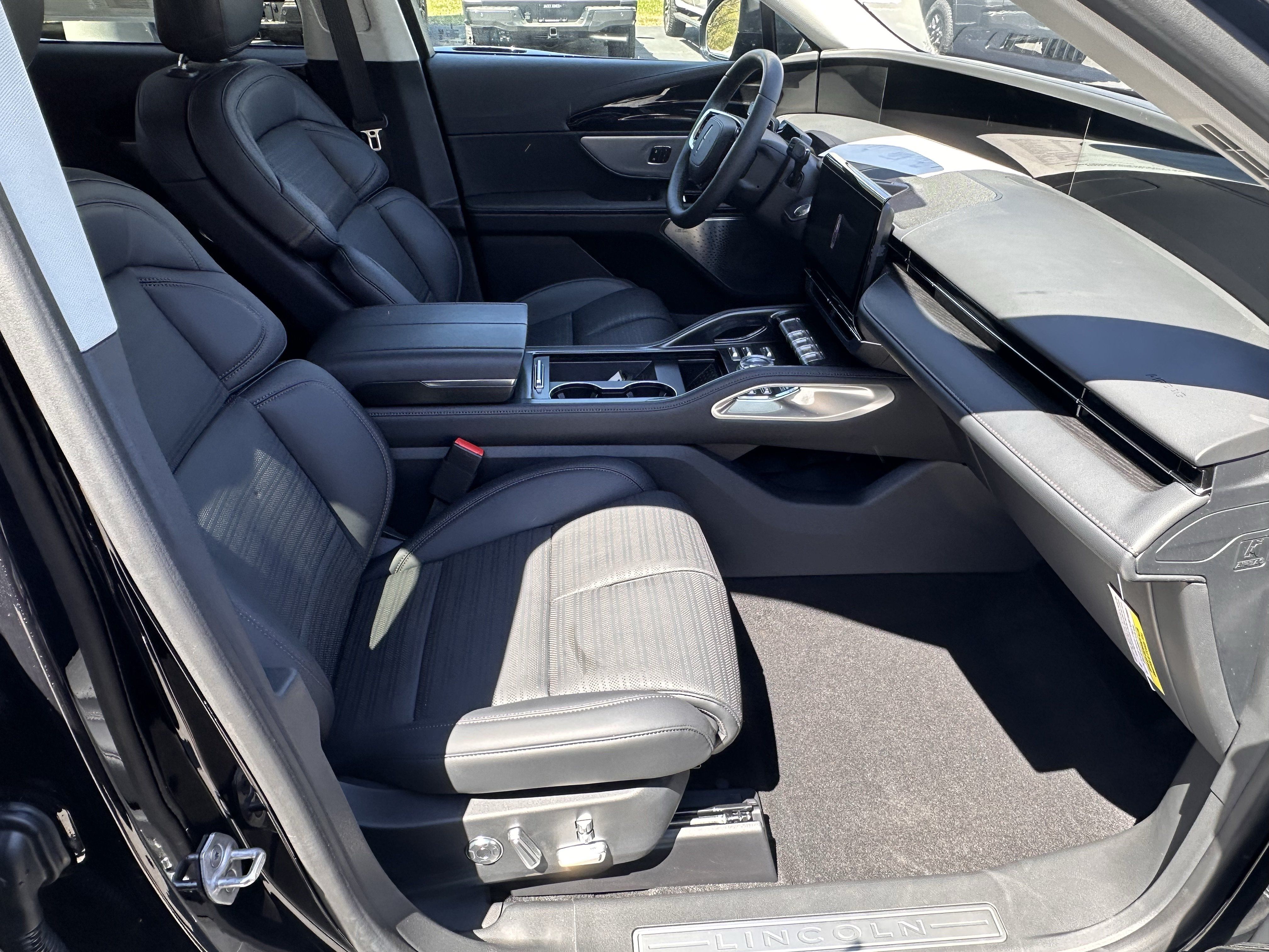 Used 2026 Lincoln Nautilus Reserve AWD/4WD image 20