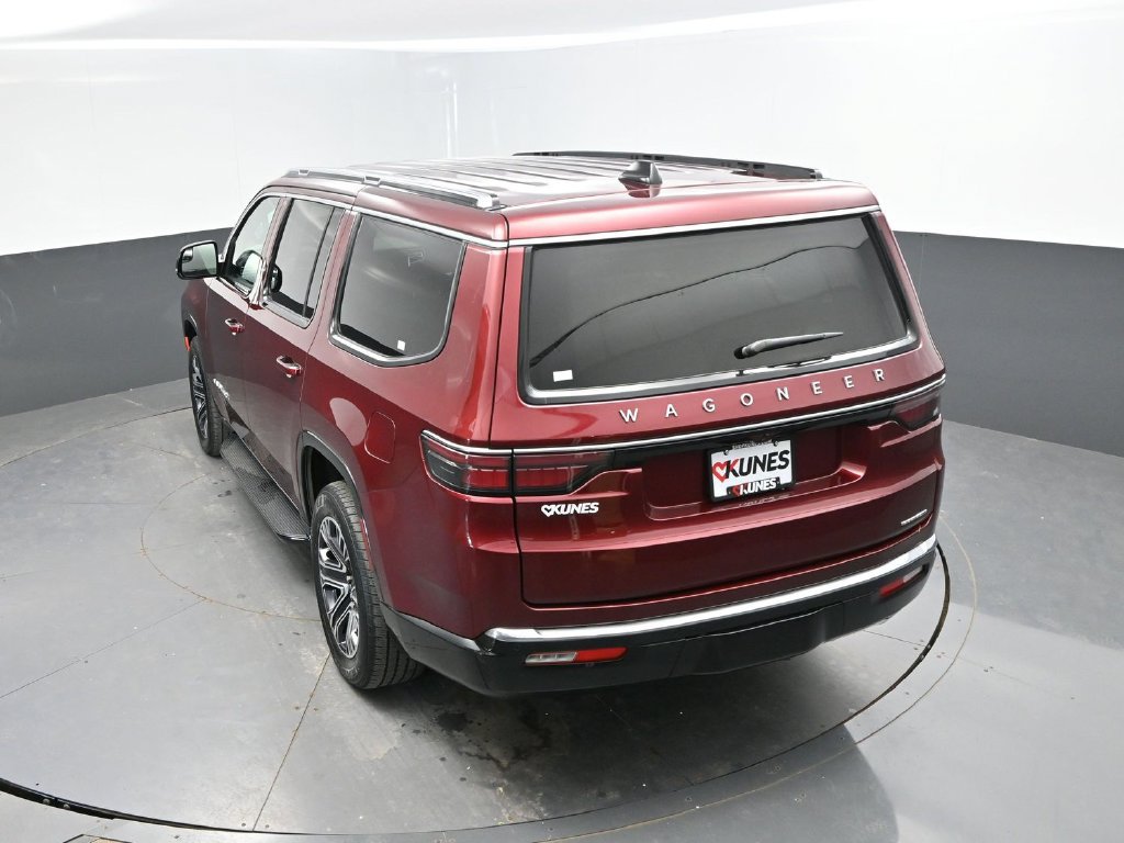 Used 2024 Jeep Wagoneer Series II w/ Flexible Seating Group AWD/4WD image 30