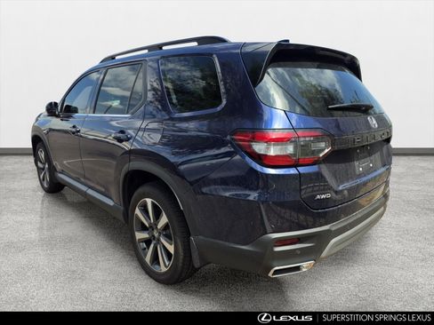 Used 2025 Honda Pilot Elite image 4