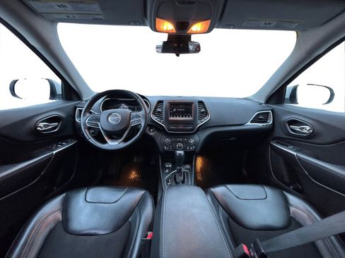 Used 2019 Jeep Cherokee Latitude Plus w/ Cold Weather Group image 16