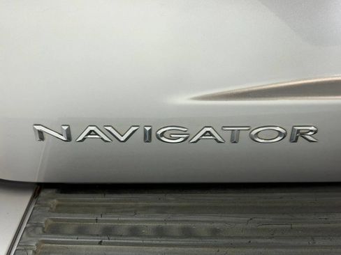 Used 2015 Lincoln Navigator 4WD image 9