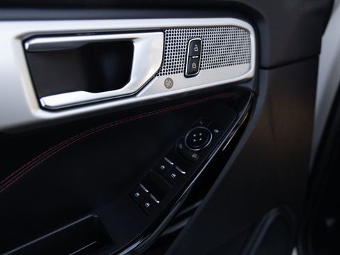 Used 2023 Ford Explorer ST-Line w/ Class IV Trailer Tow Package image 15