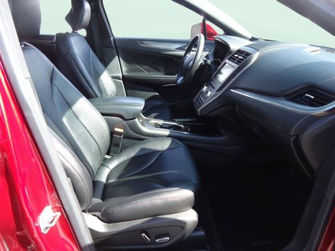 Used 2015 Lincoln MKC FWD image 23