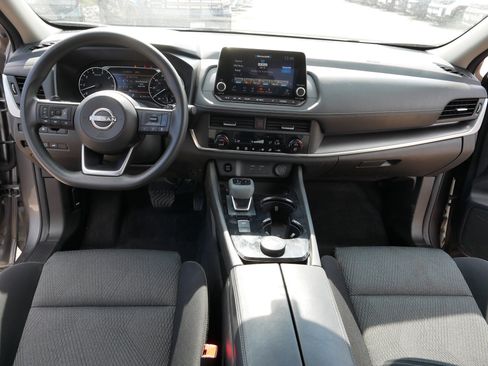 Used 2024 Nissan Rogue SV image 21