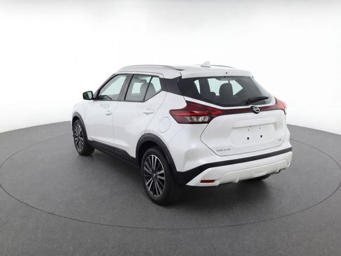 Used 2024 Nissan Kicks SV image 6