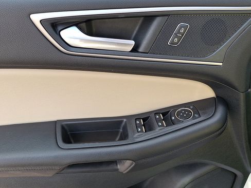 Used 2022 Ford Edge SEL w/ Convenience Package image 13